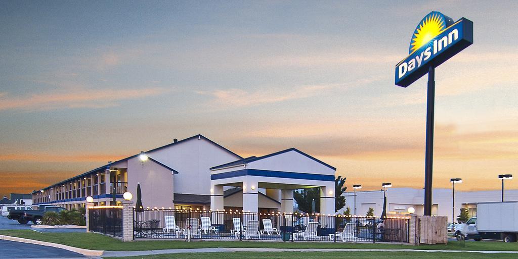 Days Inn Norman Exterior foto